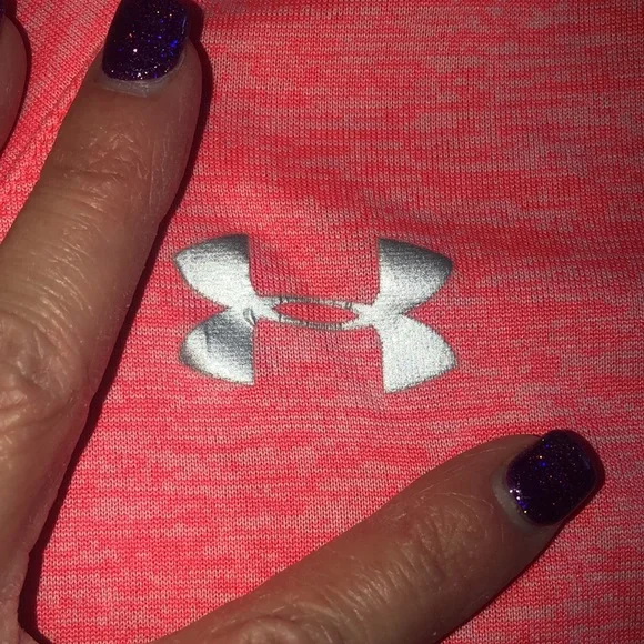 Under armor top - Picture 3 of 6